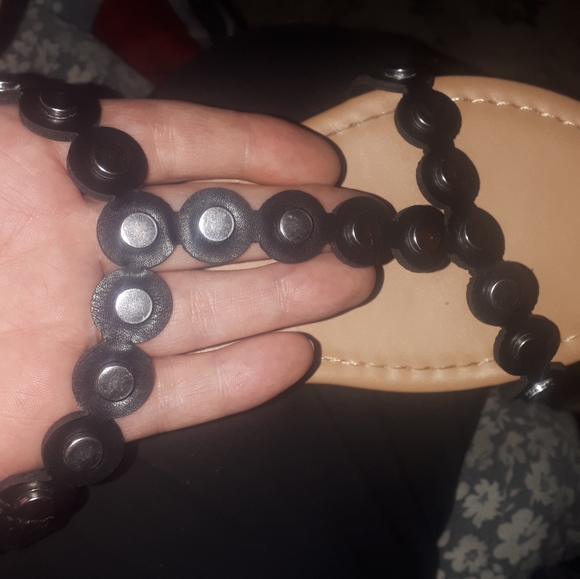 Flat sandals with chrome dots - Picture 6 of 7